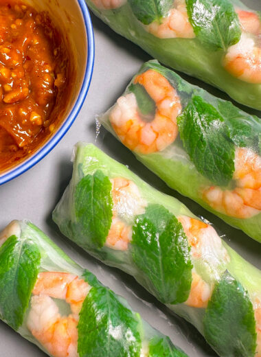 vietnamese spring rolls with peanut sauce